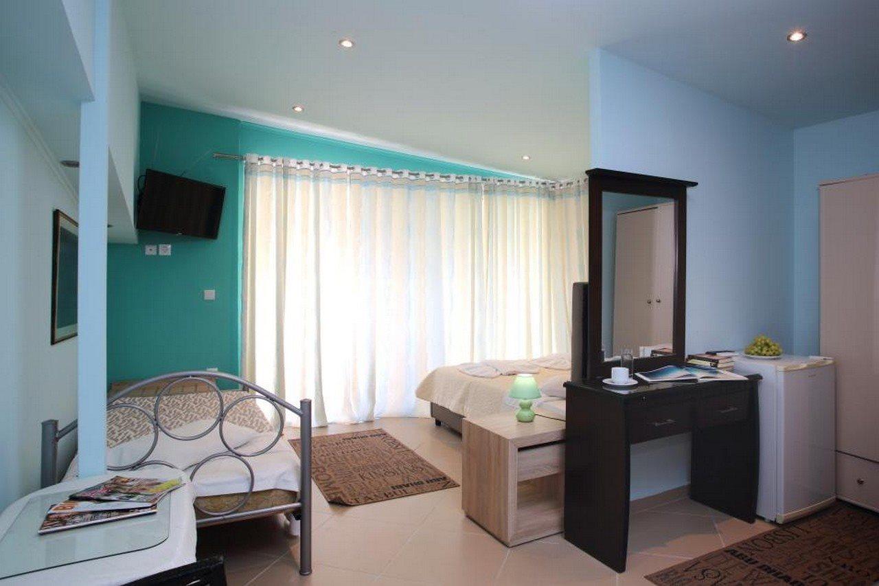 Hotel Pegasos Nikiana Buitenkant foto