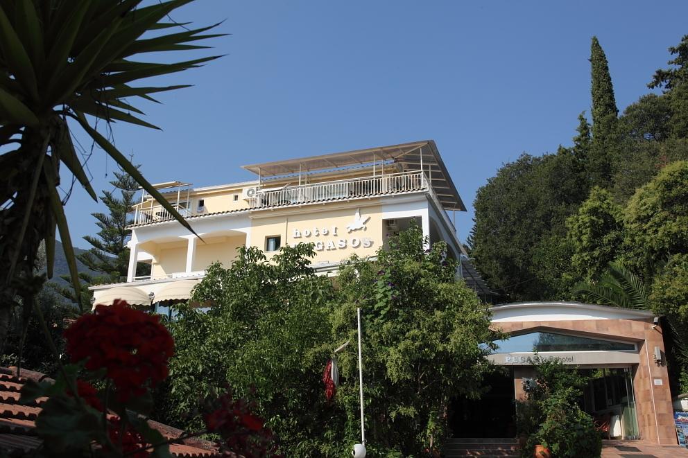 Hotel Pegasos Nikiana Buitenkant foto
