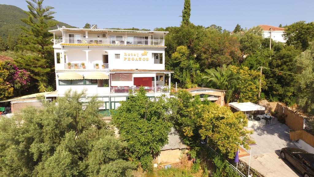 Hotel Pegasos Nikiana Buitenkant foto