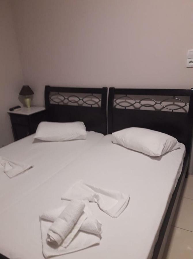 Hotel Pegasos Nikiana Buitenkant foto